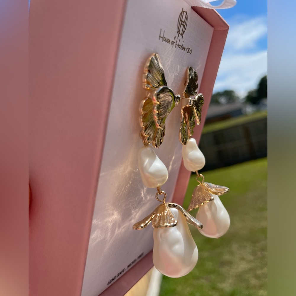 NEW House Of Harlow 1960 Gold Tone Leaf And Faux Pearl Dangle Drop Earrings - Picture 6 of 12